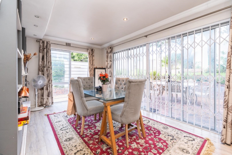 6 Bedroom Property for Sale in Vredehoek Western Cape